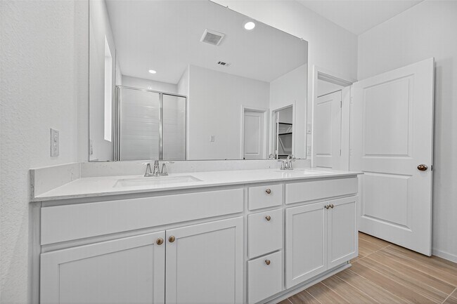 Building Photo - 6411 Laguna Terra Dr