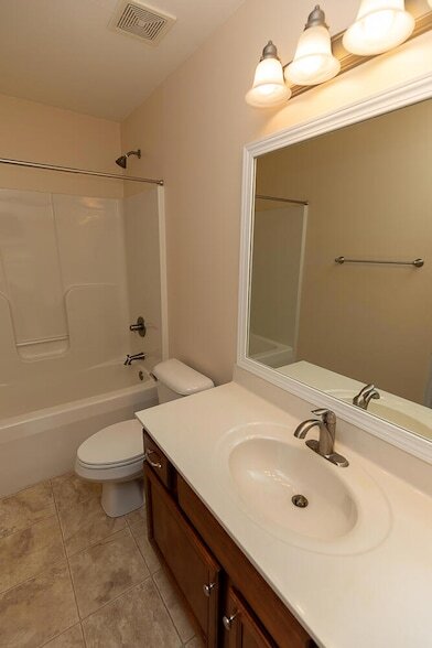 Building Photo - 2059 Arbor Springs Blvd