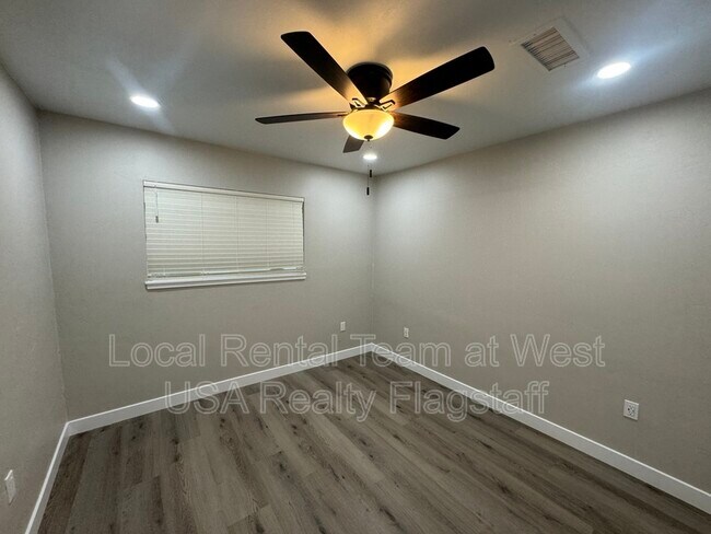 Building Photo - 2605 N Rose St