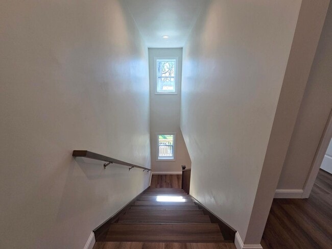 Building Photo - 43 W Main St