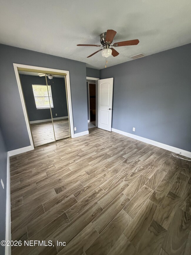 Building Photo - 5415 Lori Dr S