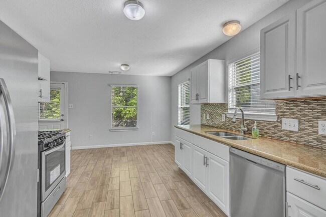Building Photo - 2927 Cypress Island Dr