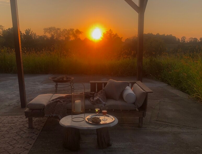 Shared Pergola - 388 Eichybush Rd