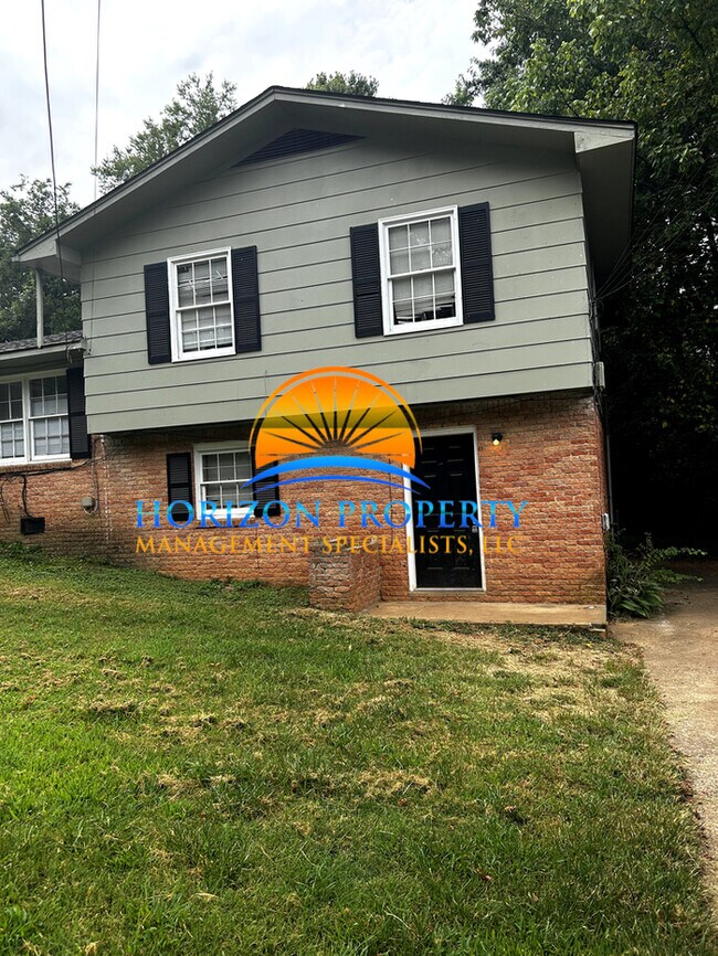 Primary Photo - 2727 Clayton Dr NW