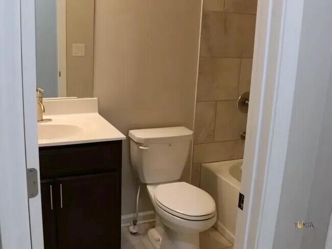 Building Photo - 4210 Essex Pond Wy