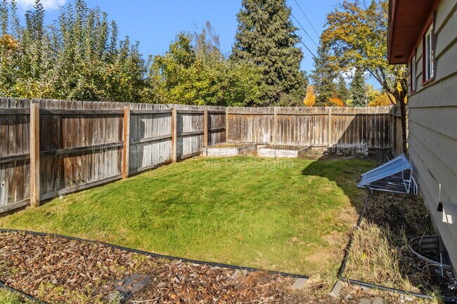 Building Photo - 1003 W Eastmont Way