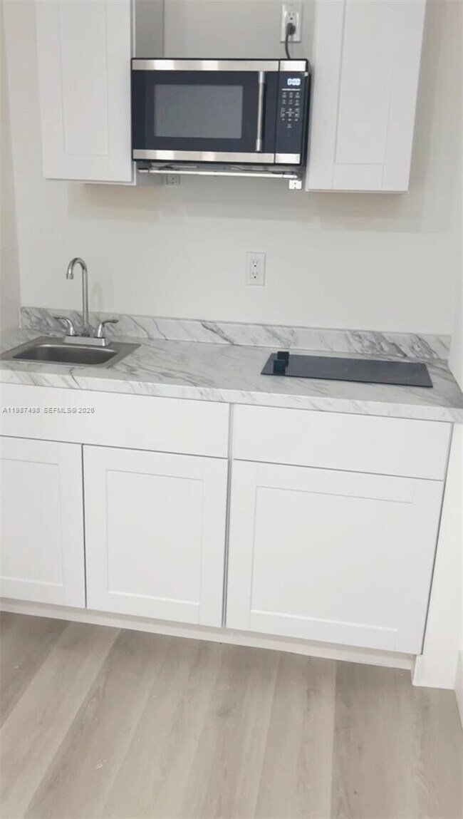 Building Photo - 20200 NW 37th Ct