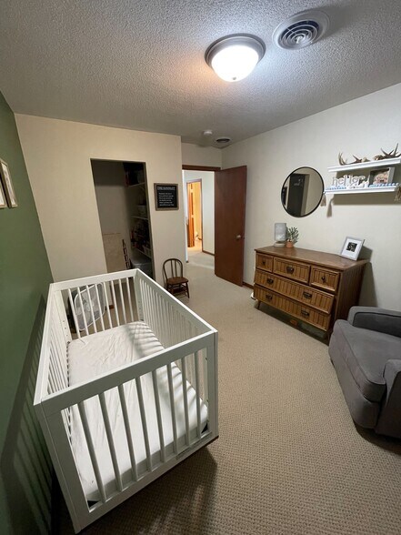 Building Photo - 2401 Oxford Dr SE