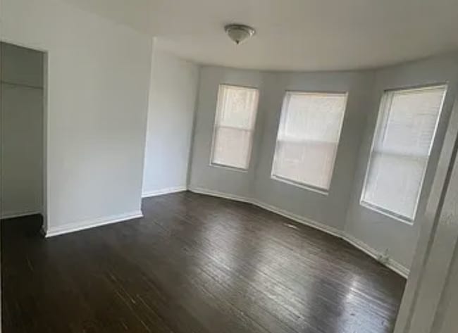 Building Photo - 4BR / 1BA Home with Basement – Near Rainbo...
