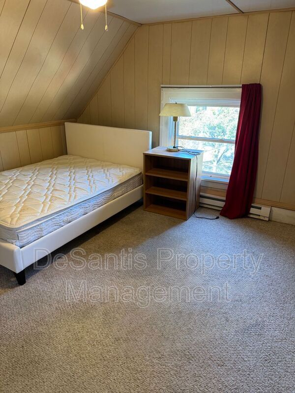 Building Photo - 6332 Phillips Ave