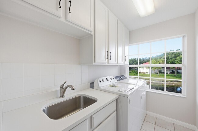 Building Photo - 207 Banyanwood Point