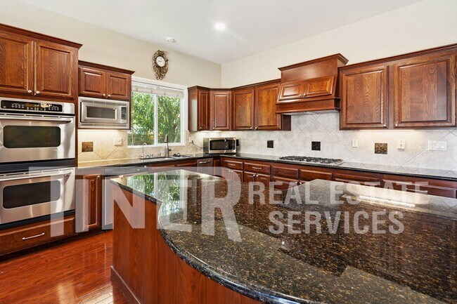 Building Photo - 5967 Radmere Dr