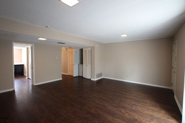 Building Photo - Delmar Dr.  2518/2520