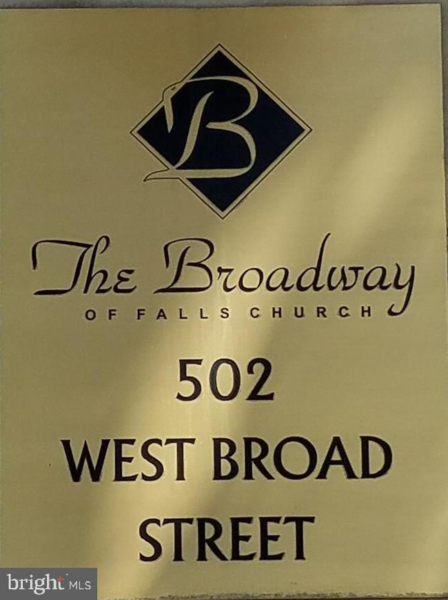 Building Photo - 502 W Broad St