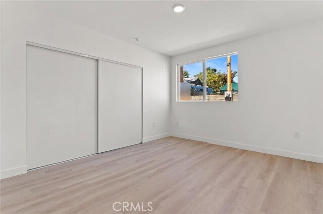 Building Photo - 707 W 80th St