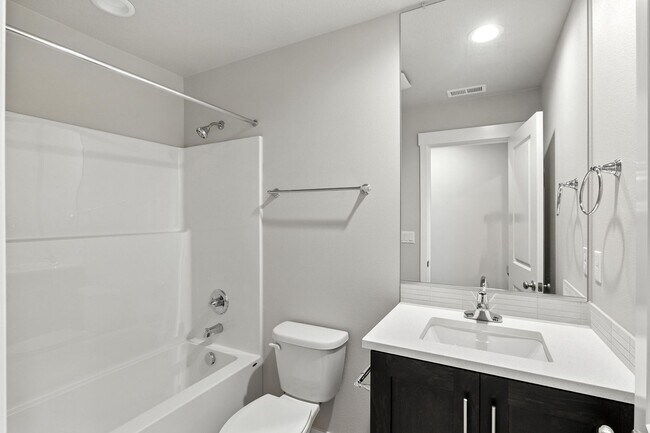 Building Photo - Brand New Townhome in Pleasant Valley Vill...