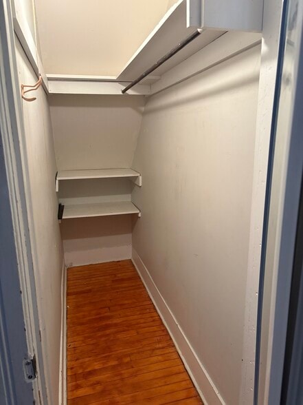 Wall in closet in bedroom - 24 Front St