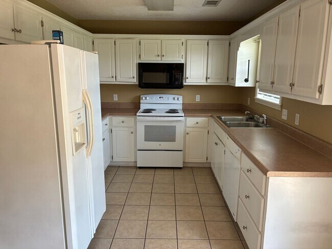 Building Photo - 112 Eagle Pt Lp