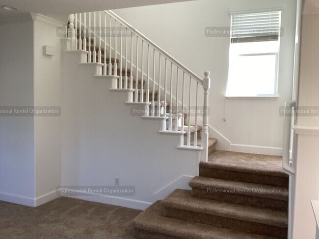 Building Photo - One of Napa's Finest Christopherson homes in great neighborhood