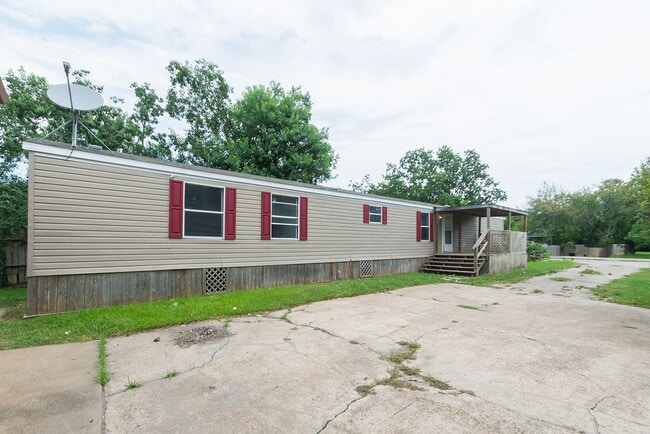Building Photo - 230 3rd St