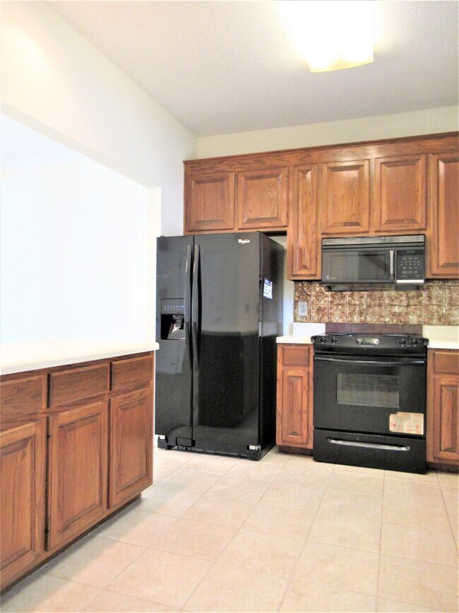 Building Photo - Home Available in Birmingham! Available to View Now! DEPOSIT PENDING!!!