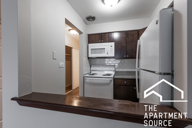 Primary Photo - 7300 W North Ave