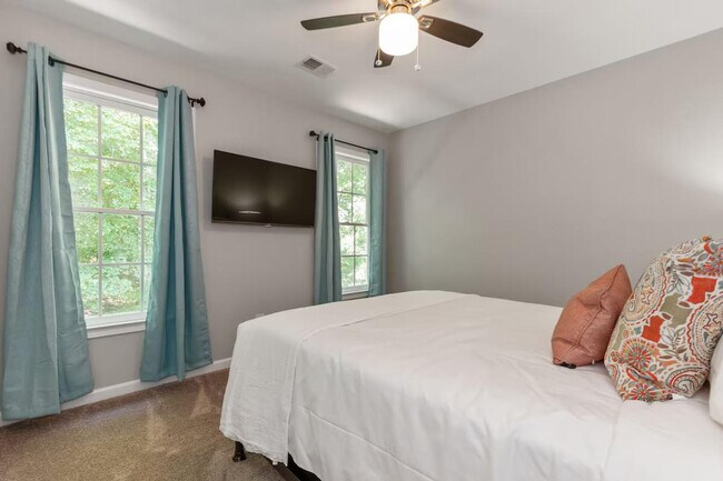 Building Photo - 535 Douthit Ferry Rd