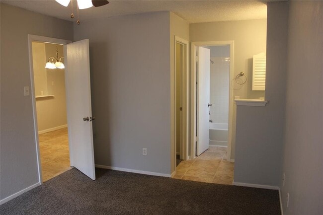 Building Photo - 504 Sierra Cove