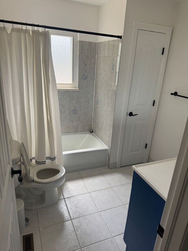 Building Photo - 3 Bed House in Northern Fort Collins