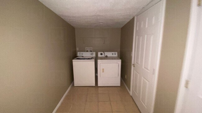 Building Photo - Excellent 4 Bedroom Home in Pleasant Grove