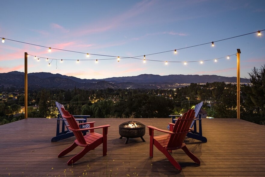 Building Photo - 9425 Gierson Ave