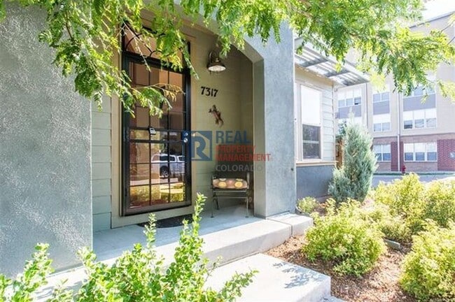 Building Photo - 7317 W Center Ave