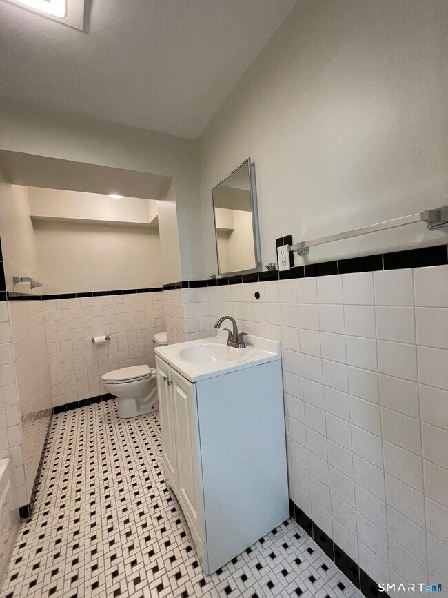 Building Photo - 37 Wooster Pl