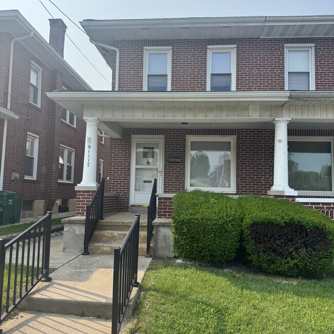Primary Photo - 1117 Fern Ave