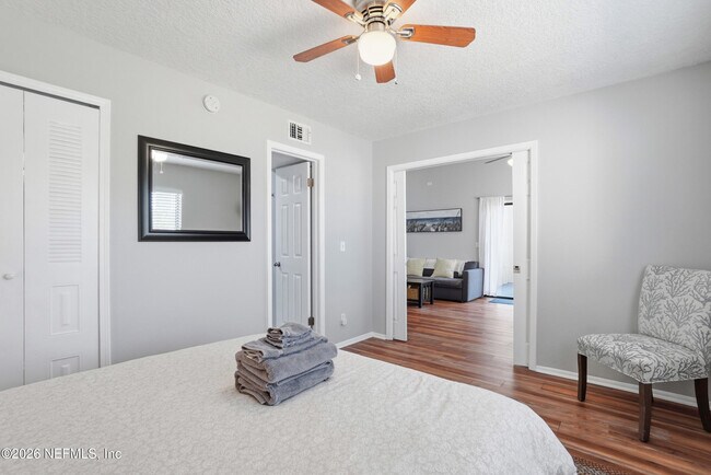 Building Photo - 3419 Islander Way