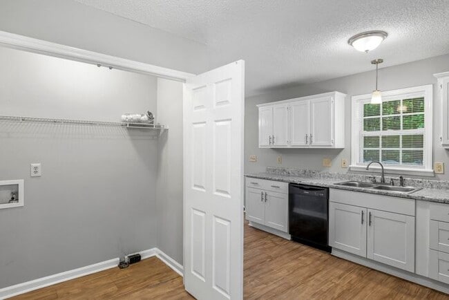 Building Photo - NW Home - Updated Kitchen and Bathrooms, Wood Laminate Flooring, Deck, Must See!