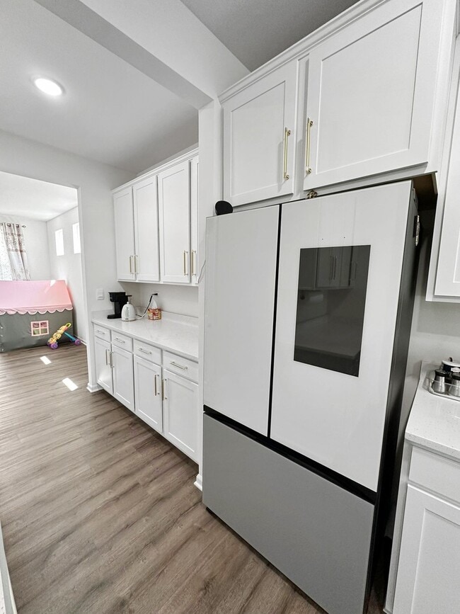 Building Photo - 765 Kentshire Cir