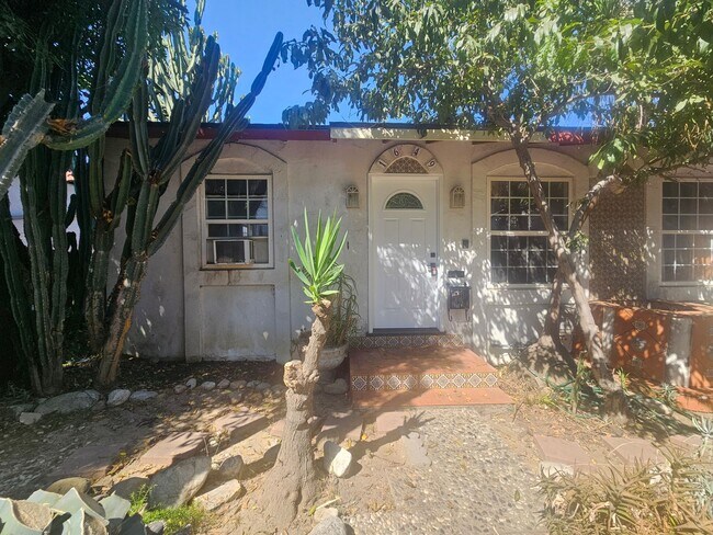 Building Photo - 1649 Sargent Pl