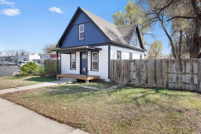 Building Photo - 3 Bedroom Bungalow in Fort Collins