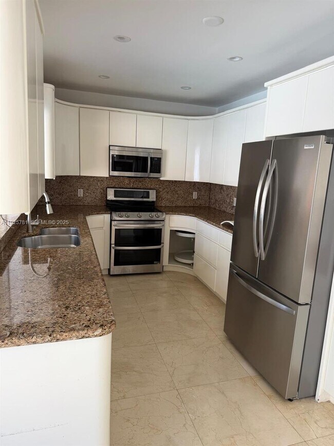 Building Photo - 2015 Arch Creek Dr