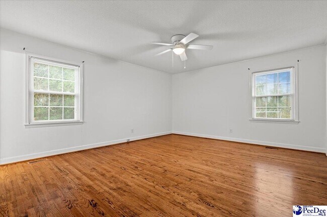 Building Photo - 2223 Camlin Ln