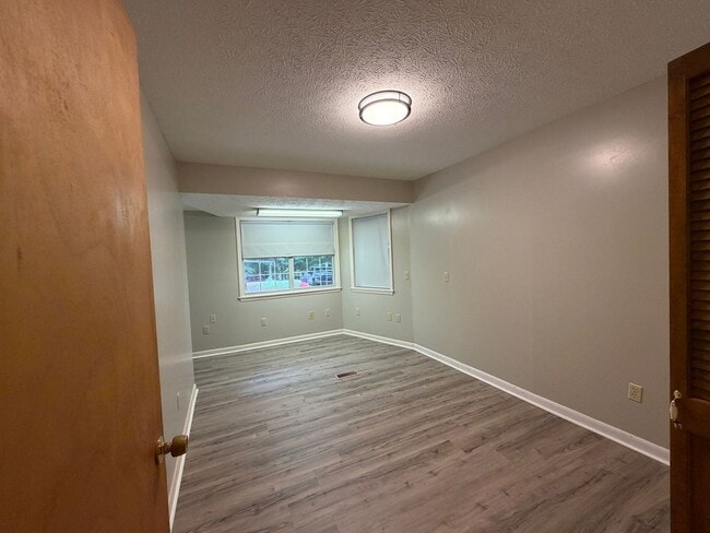 Building Photo - 4084 Friendship Rd