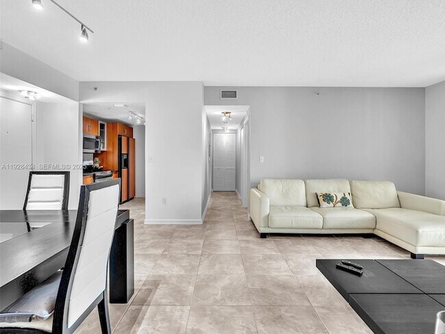 Building Photo - 18800 NE 29th Ave