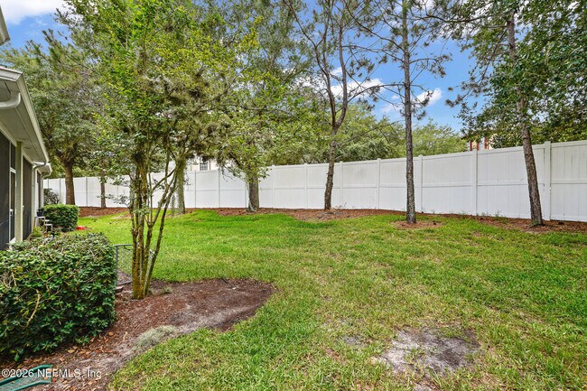 Building Photo - 6791 Roundleaf Dr