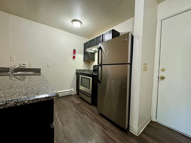 Building Photo - Spacious Boulder Condo – Available on August 1