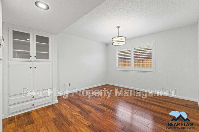 Building Photo - 7919 Ridgemont Dr