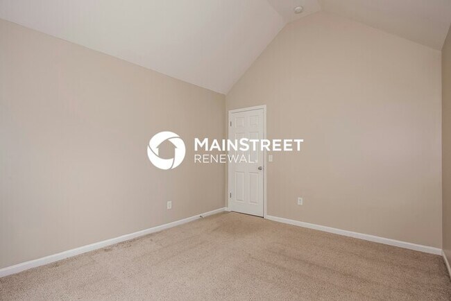 Building Photo - 4 Bedroom Pet-Friendly Home in Charlotte, NC with Main Street Renewal