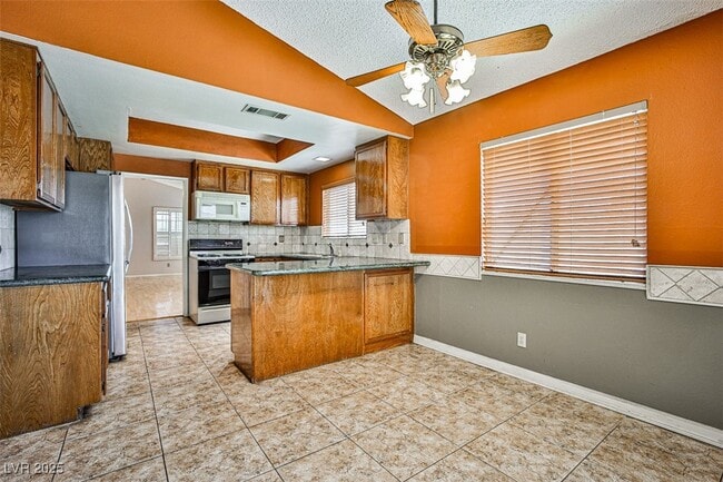 Building Photo - 6801 Midpark Cir