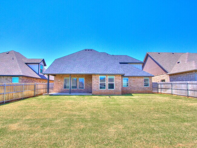 Building Photo - 3212 Hayven Cir