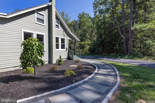 Building Photo - 107 Rock Ridge Rd